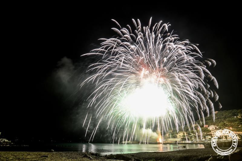 Sabato 8 Settembre  2018. Festeggiamenti per N.S. del Suffragio a Recco (Genova). Preparazione Sparata Mascoli del Quartiere Bastia, Sparata Quartiere Verzemma e dei Fuochi di giorno. Sparata del Quartiere Bastia, Spettacolo Pirotecnico del Quartiere Bastia, Ponte , Collodari. ©www.pasottidavidfotografia.com